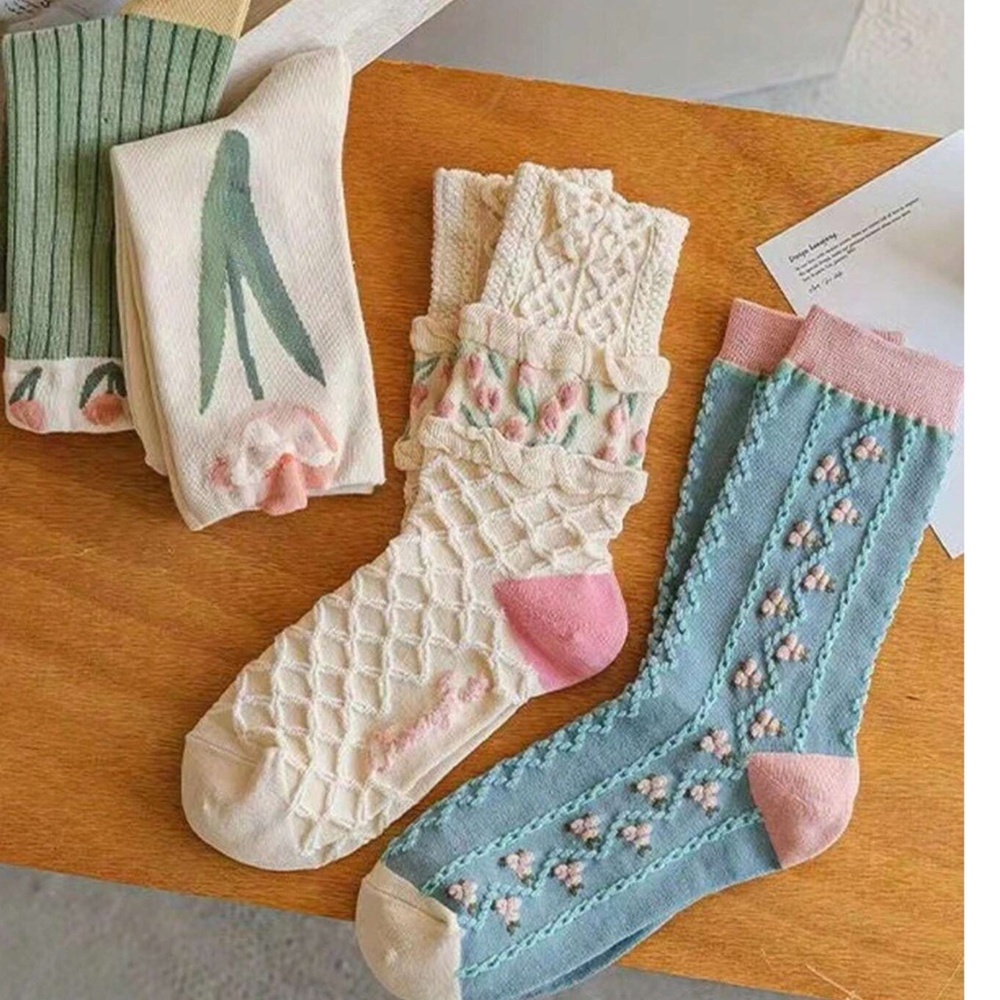 Cozy Floral Textured Color Block Socks Set - Picture 2 of 7